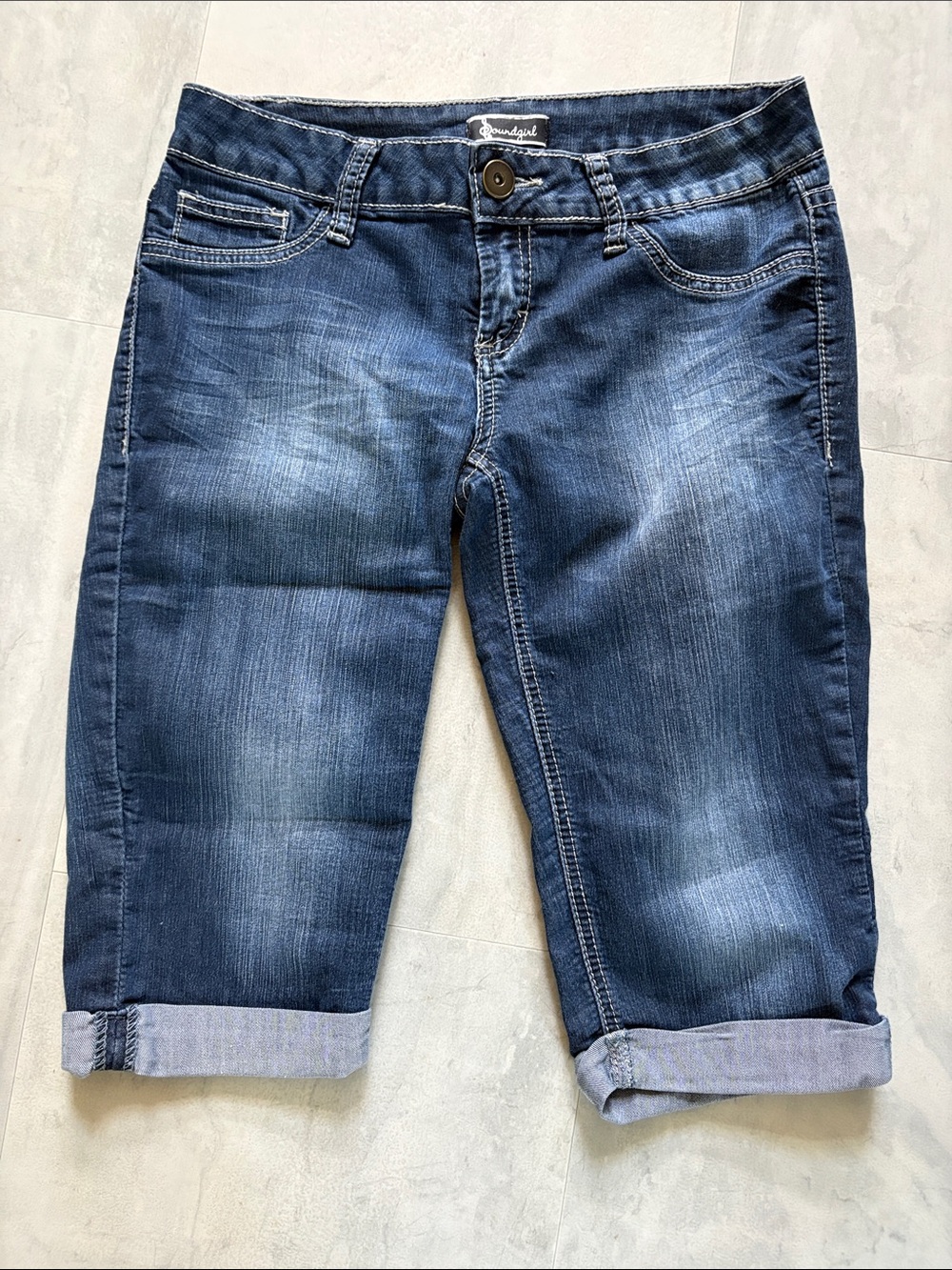 Soundgirl   Bermuda shorts Capri Jean shorts Blue denim Stretch  with fading EUC